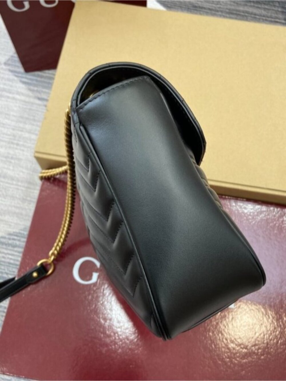 Gucci GG Marmont Black Shoulder Bag - Picture 3 of 9